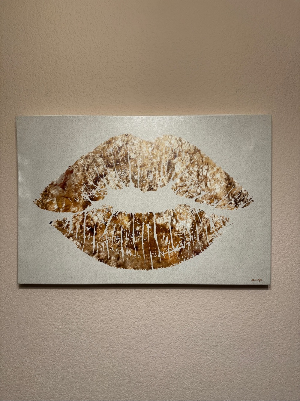 Oliver Gal Metallic Gold Kiss Canvas Art